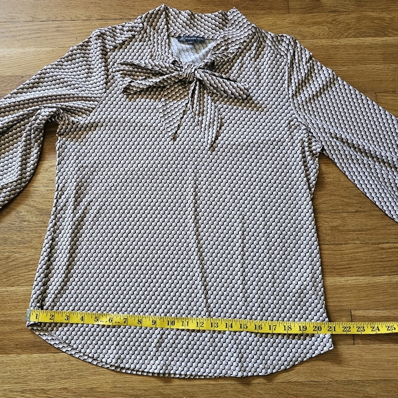 Adrianna Papell Tied Bow Front Stretchy Tan Chevron Print Top Women's Size Large - Picture 9 of 11